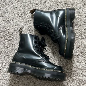 Dr. Martens Molly Platform Boots Size 9